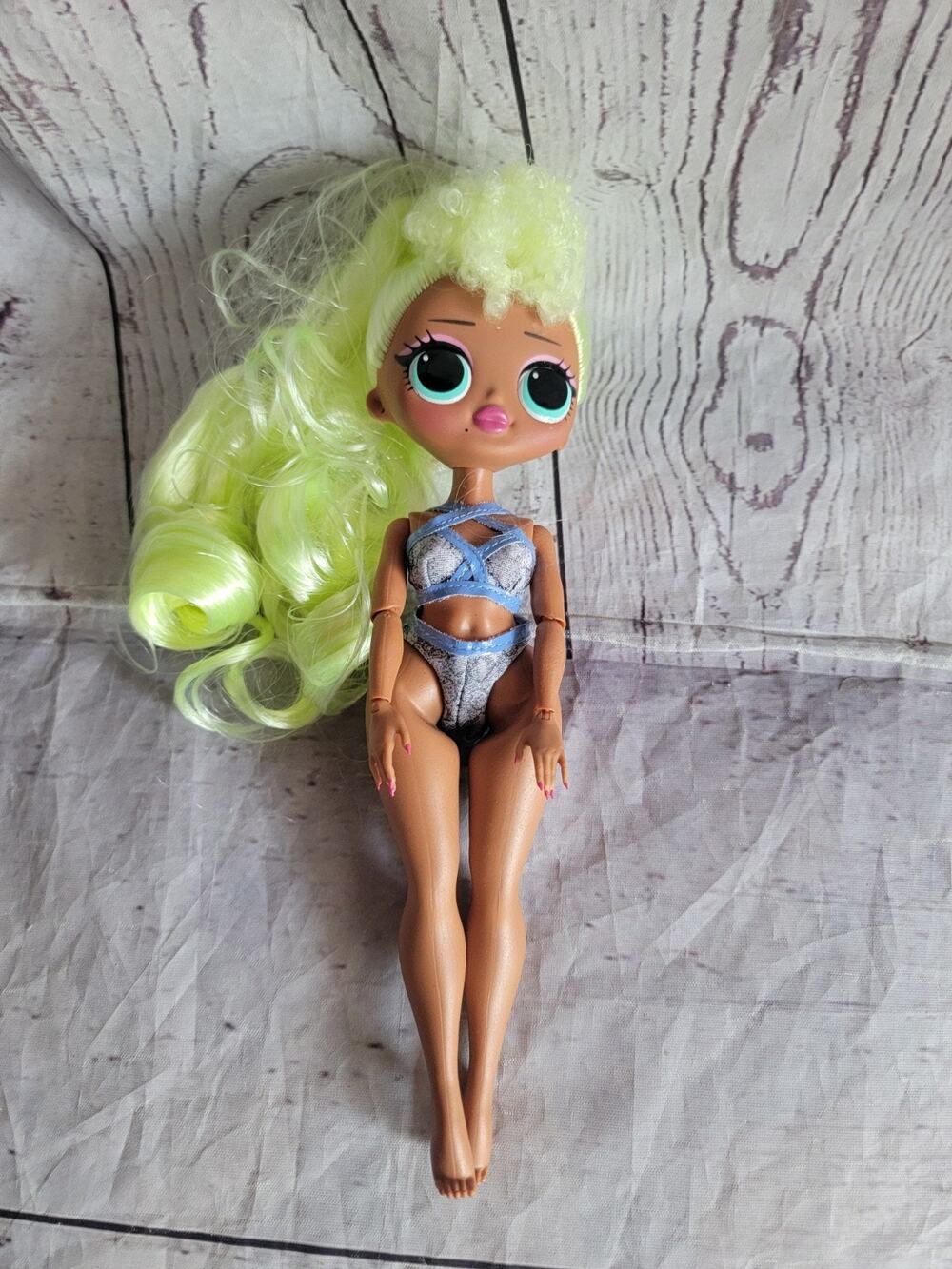 LOL Surprise OMG Lady Diva Fashion Doll 9in Incomplete As Is